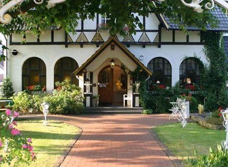 Hotel Kastanienhof Bad Münder am Deister Esterno foto