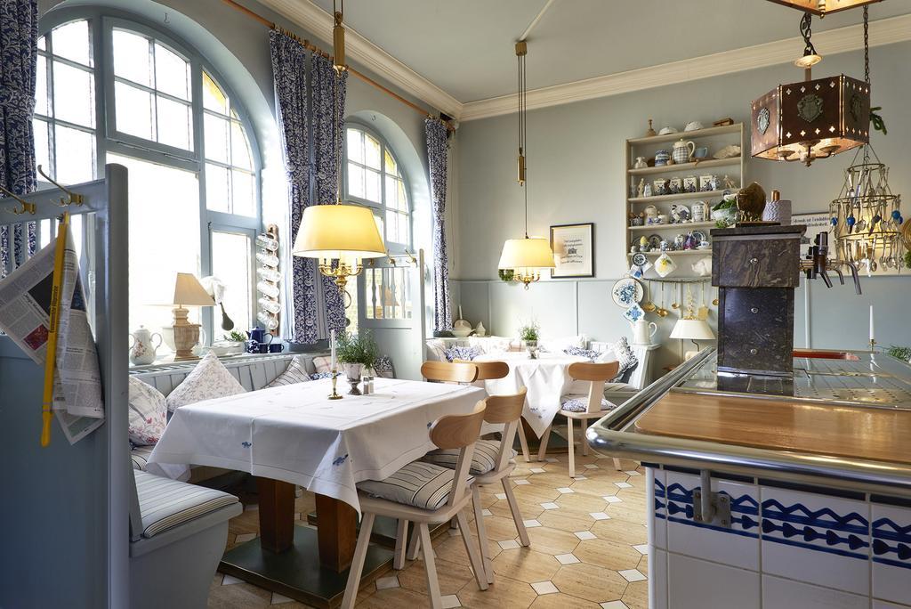 Hotel Kastanienhof Bad Münder am Deister Esterno foto