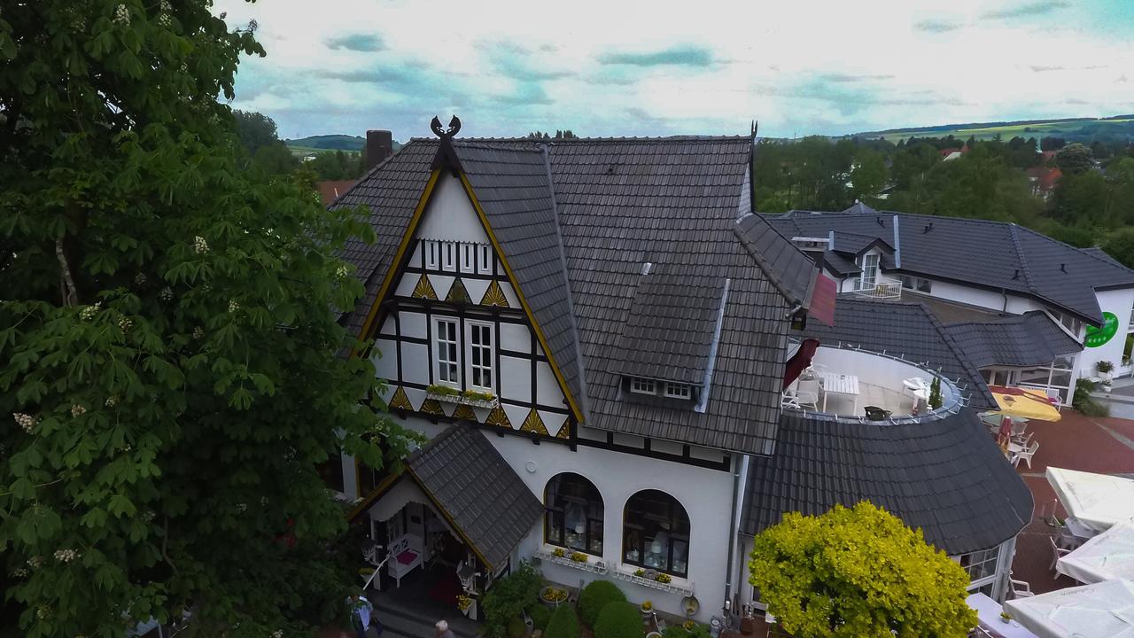 Hotel Kastanienhof Bad Münder am Deister Esterno foto